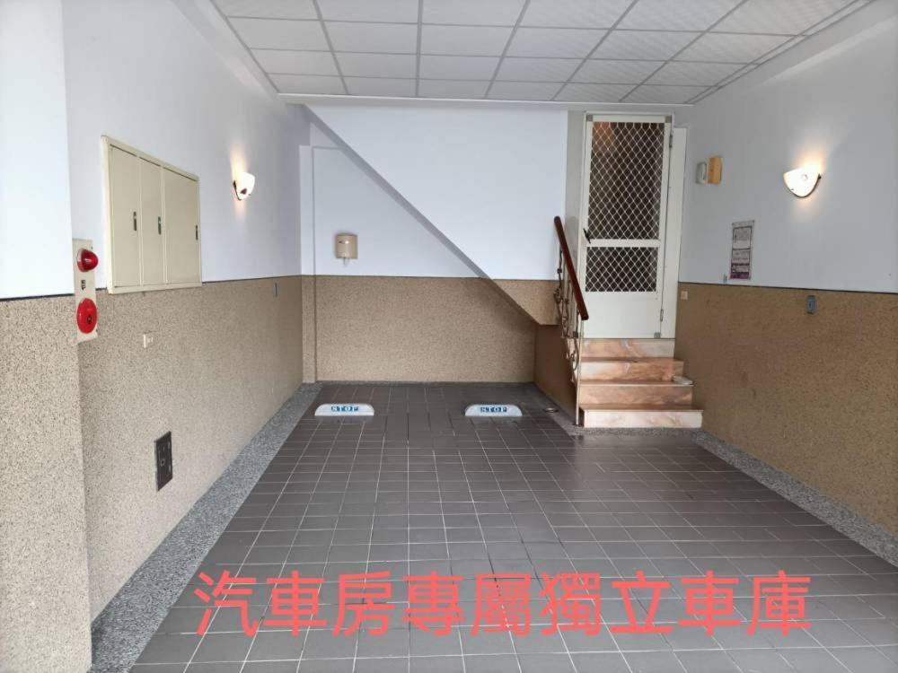 במוטל Huwei 御花園商務旅舘虎尾舘-金花園汽車旅舘066 מראה חיצוני תמונה